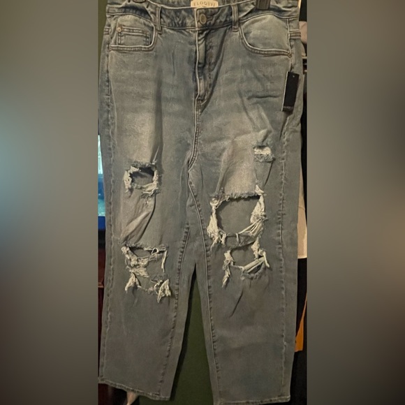 NWT Plus Size Distressed Straight Leg Jeans Light Wash - Picture 2 of 6